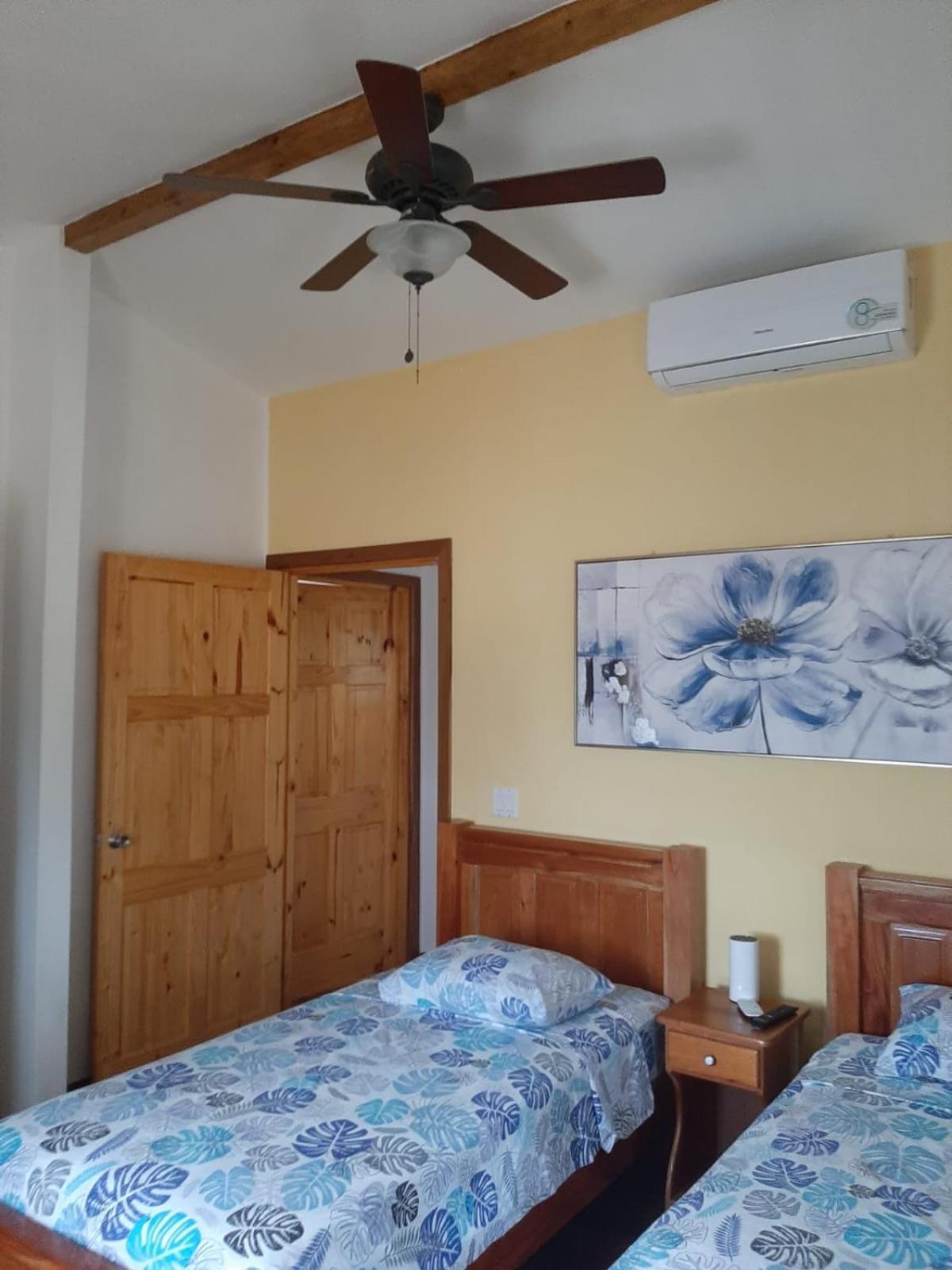 Hotel Faro Del Colibri Carenero Zewnętrze zdjęcie